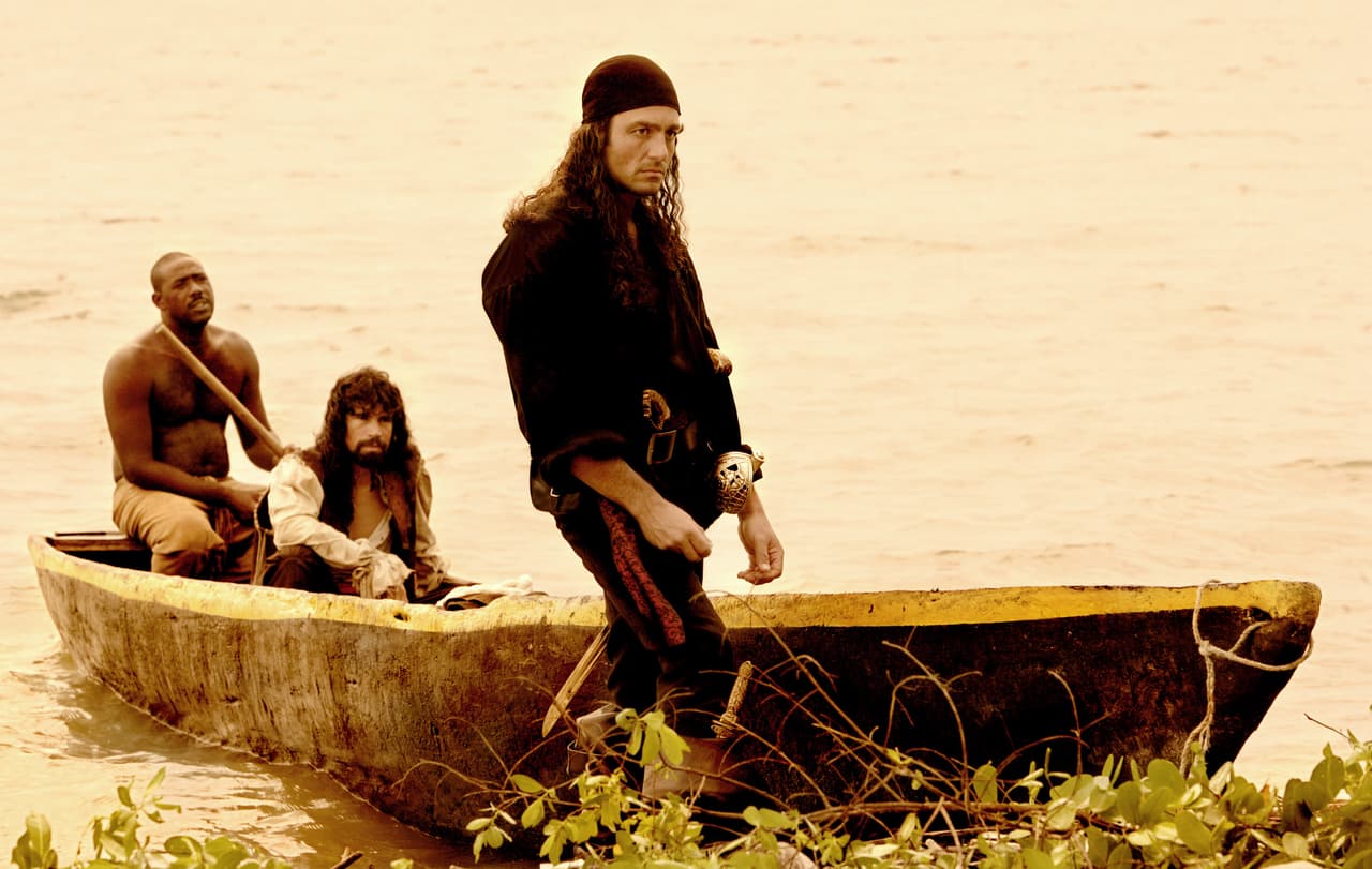 Qué tal el look cabello rizado, delineador de ojos y muy mala cara. ¿Te gustó?