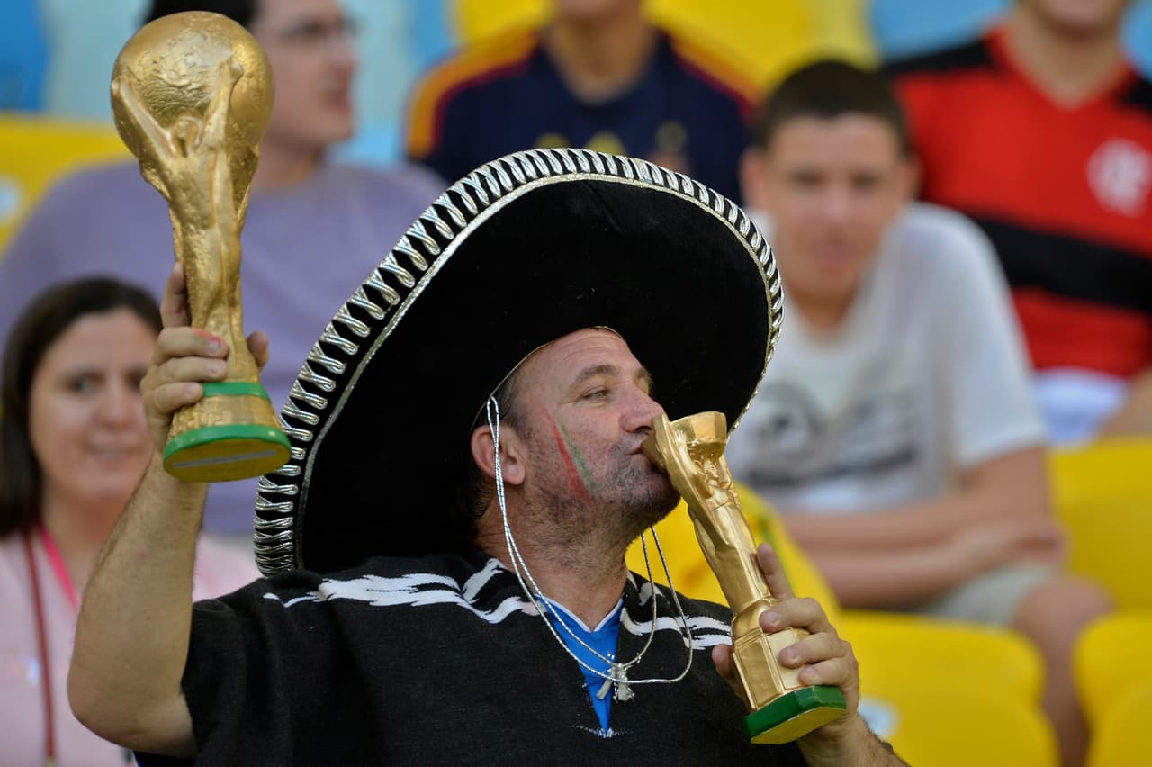 Los fanáticos del mundo del fútbol entienden el valor de ambos trofeos del fútbol, a pesar del misterio que siempre habrá detrás del robo de la Jules Rimet el 20 de marzo de 1966.