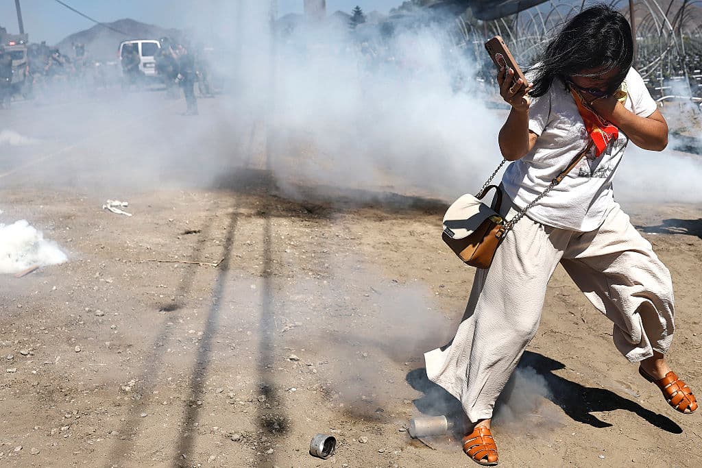 Por qué grabar en video las acciones violentas de ICE es importante (y qué dice el gobierno de Trump al respecto)