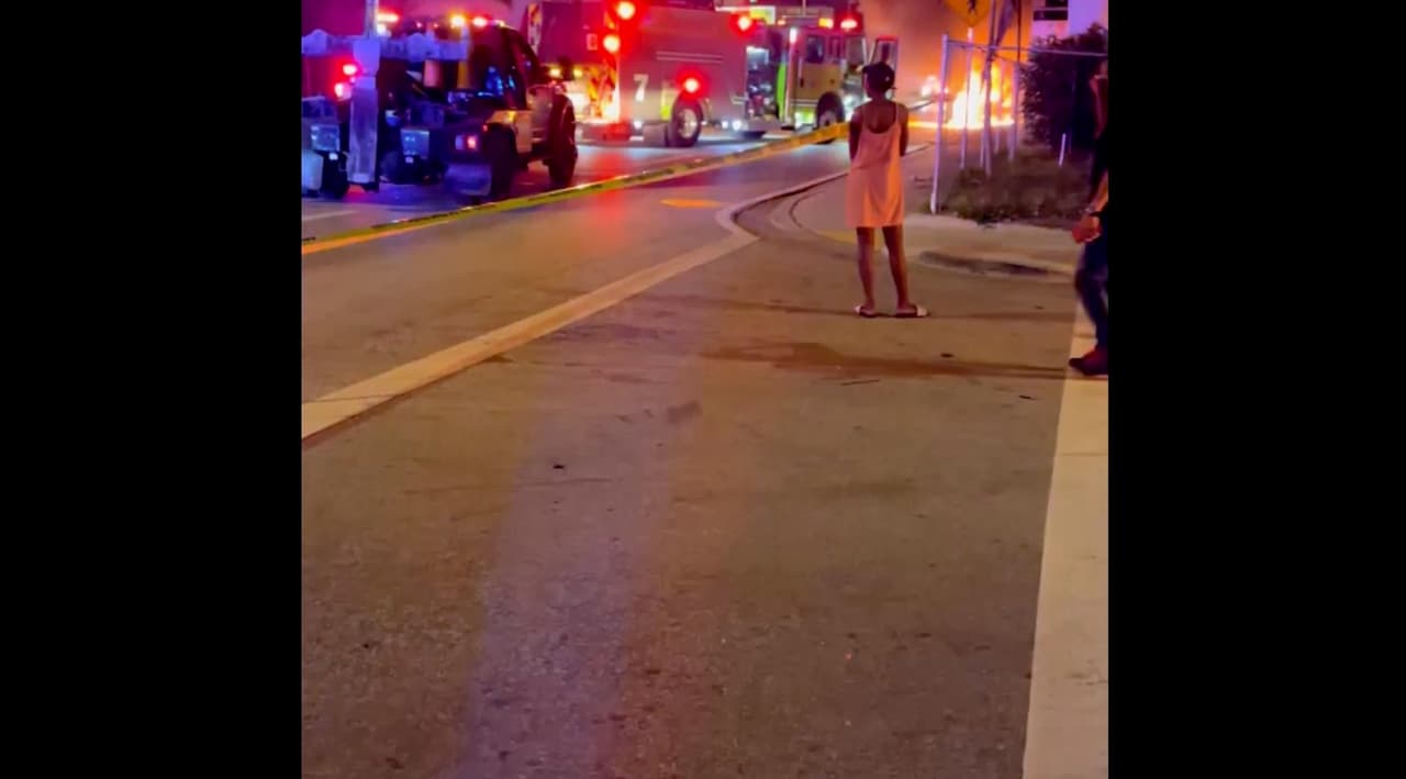 Dos muertos, una embarazada herida y seis niños con lesiones, el saldo de un accidente de tráfico en Miami-Dade