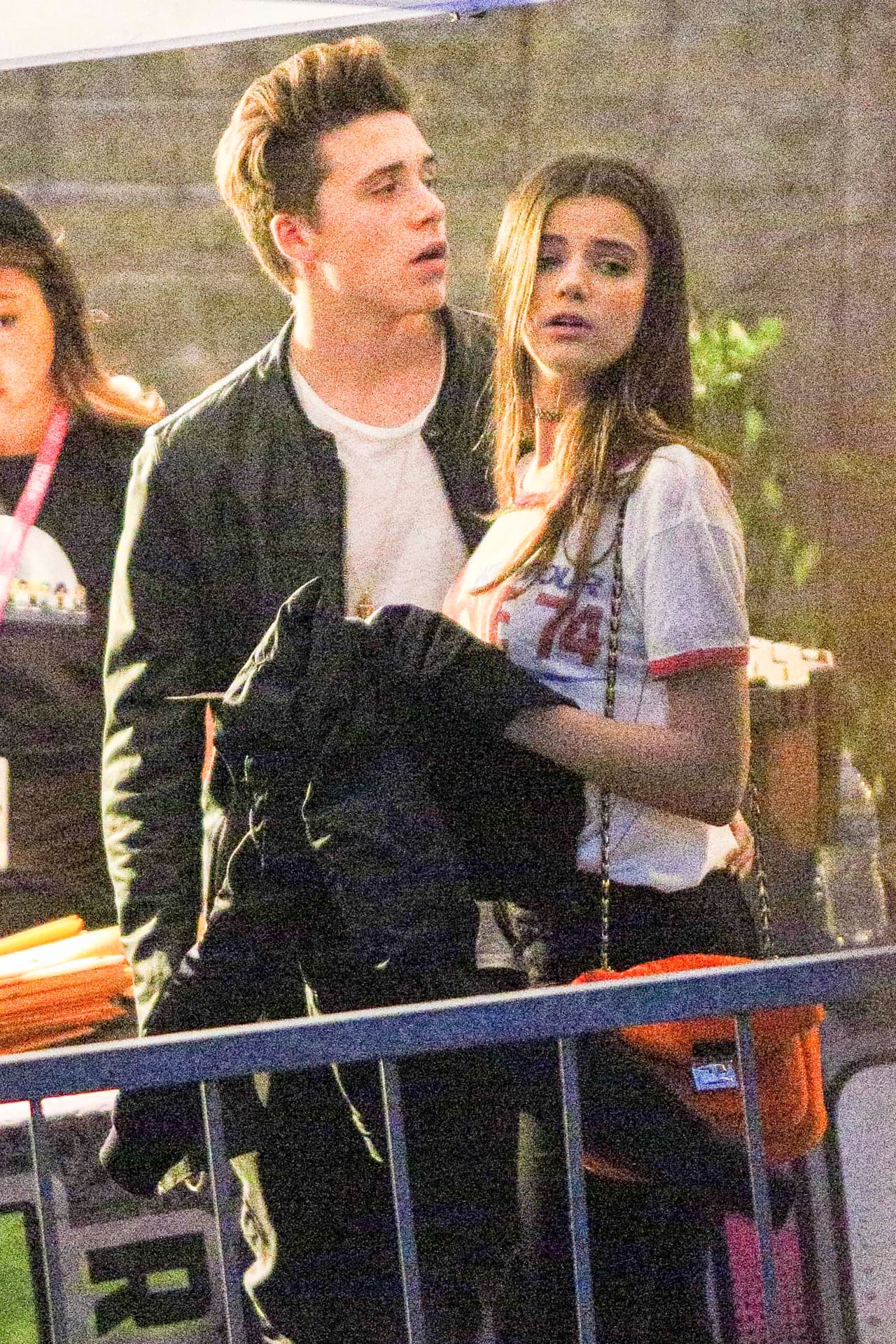 Pero estos jovencitos sólo se preocupan por disfrutar de su amor.