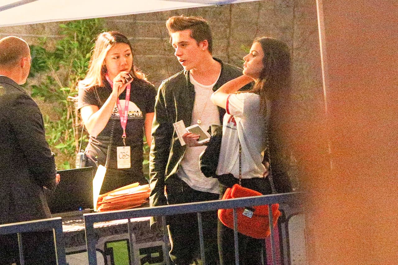 Los paparazzi captaron a Brooklyn en su plan de "Don Juan".