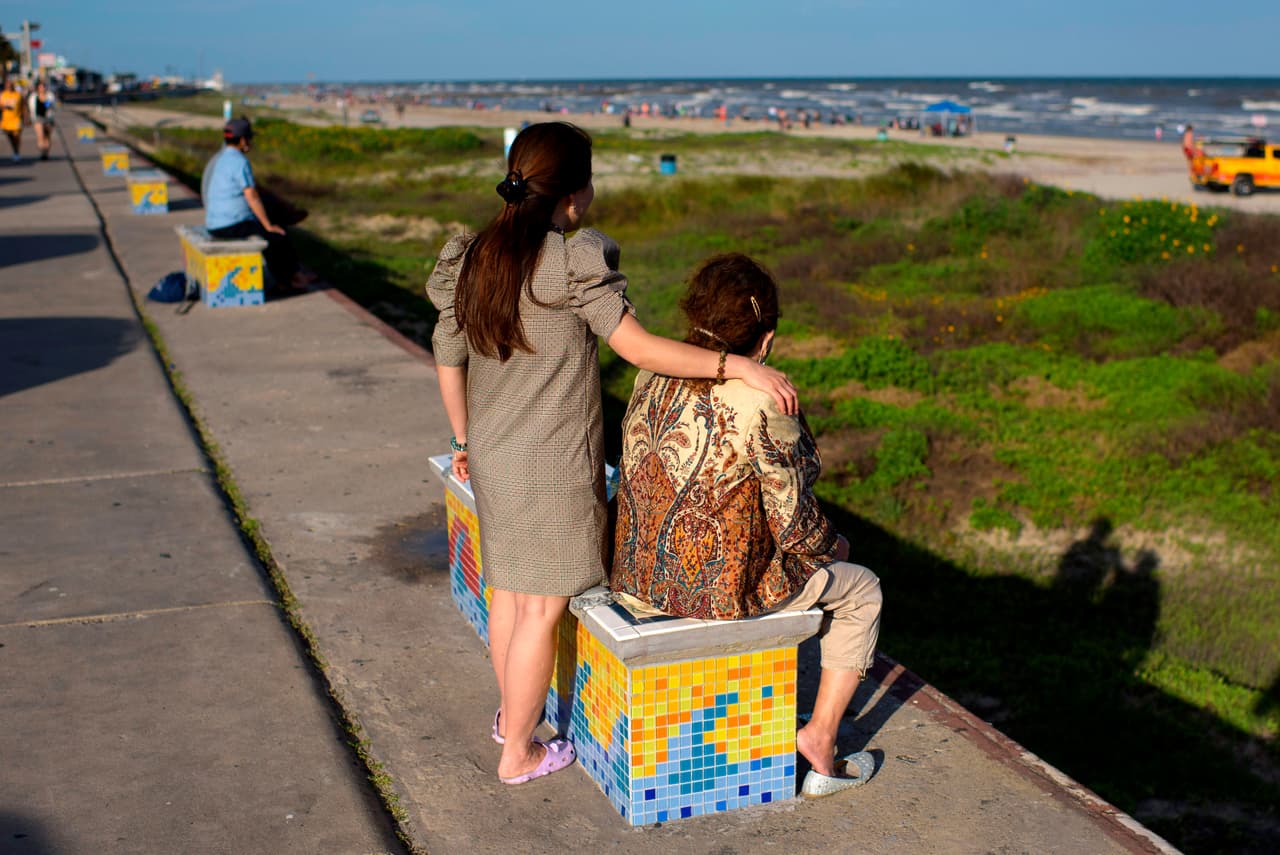 Sin embargo, Environment aclara que esto no ocurre solamente en Texas. En 2022, 
<b>1.761 de las 3.192 playas analizadas en todo el país (55%) experimentaron al menos un día en el que la contaminación fecal alcanzó niveles potencialmente inseguros.</b>