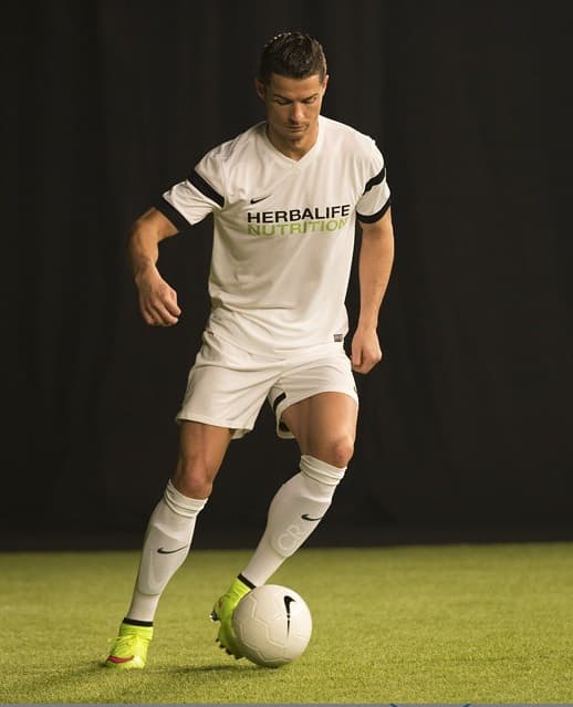 Claro, gracias a su magníficodesempeño vuelve a estar nominado. Si votaste por él, no le pierdas la pista.