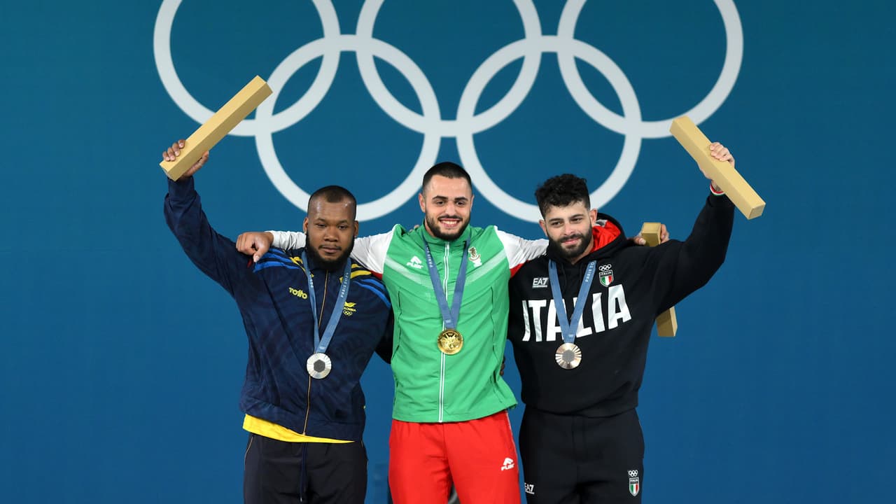 Plata para Colombia en sesión con nuevo récord mundial en halterofilia