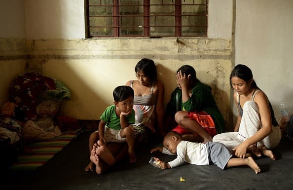 Afectados por el tifón Koppu.