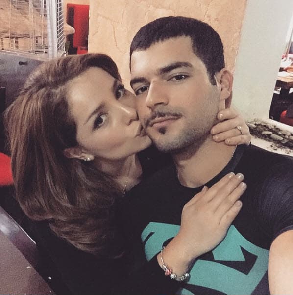 Desde el 2013 mantiene una relación con el actor cubano Adrián Di Monte, a quien conoció en la telenovela 'Rosario'. En 'Cosita linda' tuvo la oportunidad de volver a trabajar con él, donde hacían pareja también en la ficción.