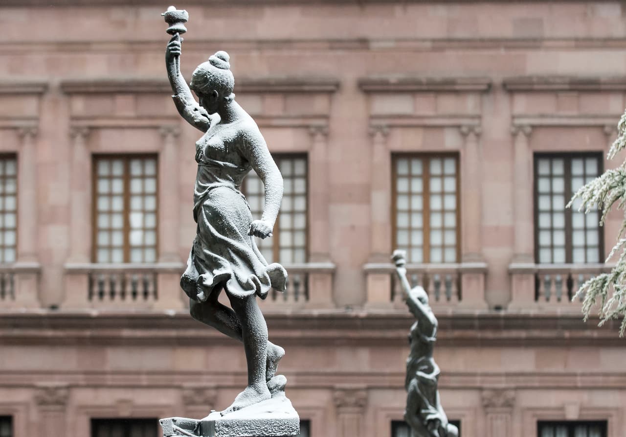 Durante las próximas horas continúa la probabilidad de nevadas o aguanieve en regiones montañosas de Chihuahua, Coahuila, Nuevo León, Tamaulipas, Puebla y Veracruz, según informó el servicio Meteorológico Nacional de México.