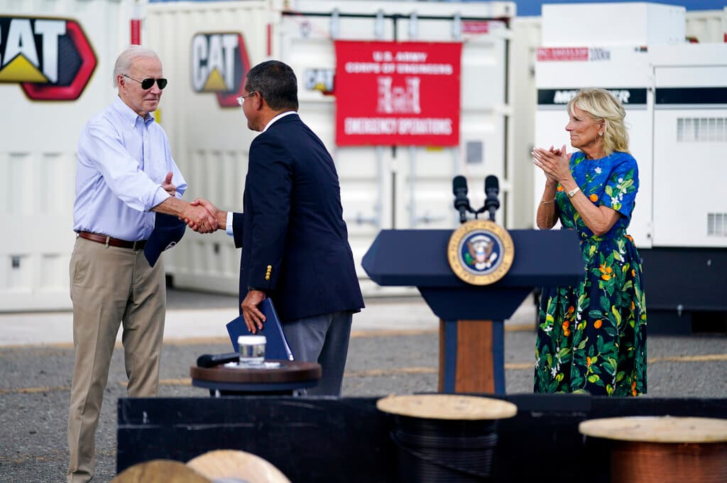 "Se merecen toda la ayuda que su país (Estados Unidos) les pueda dar", reiteró el presidente de los Estados Unidos a los puertorriqueños.