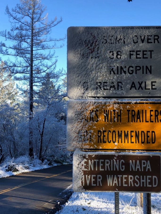Las montañas del norte de la Bahía recibieron nieve de hasta 4 pulgadas.