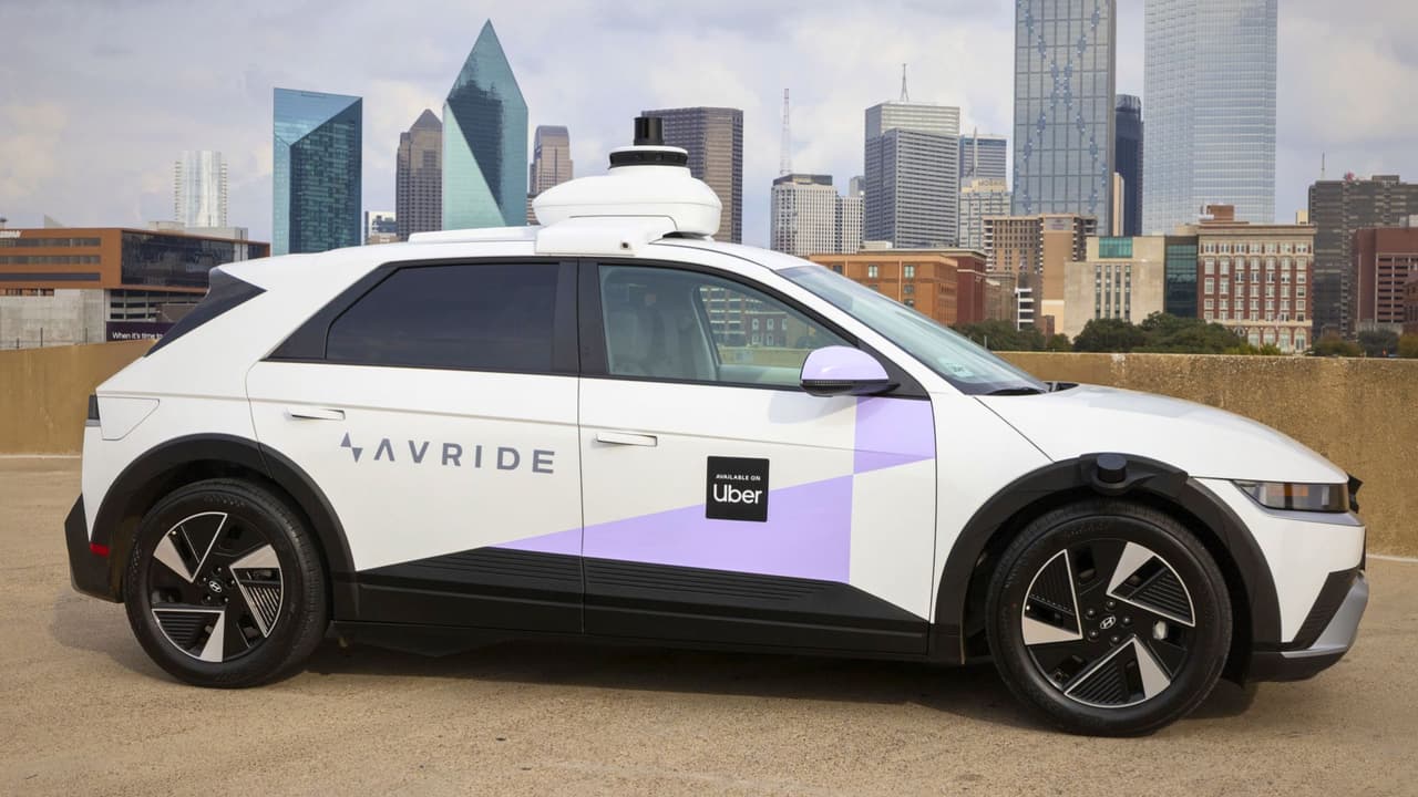 Uber lanza viajes sin chofer en Dallas: cómo funcionan los nuevos robotaxis