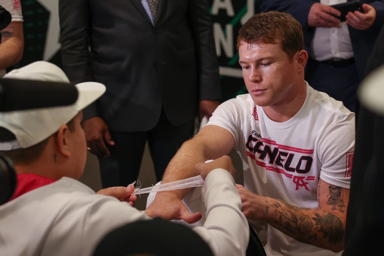 ¡Así se viven los instantes previos al pleito Canelo vs Yildirim! | Ambos combatientes ya se alistan en las instalaciones del Hard Rock Stadium.