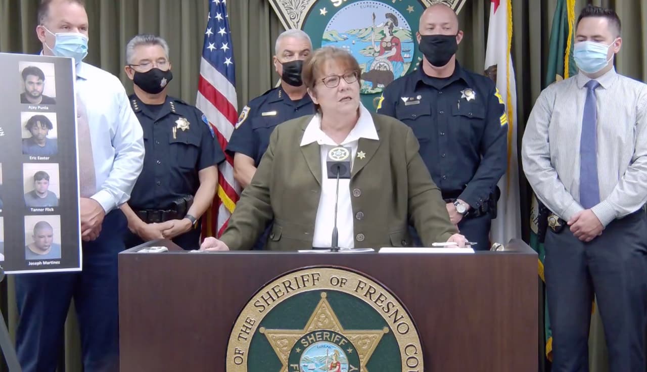 Este viernes se dieron a conocer detalles de la operación encubierta que consistió principalmente en que los agentes se hicieron pasar por niños o niñas de 12 o 13 años y actuaron como 'anzuelo' de estos potenciales delincuentes sexuales. Los arrestados son: