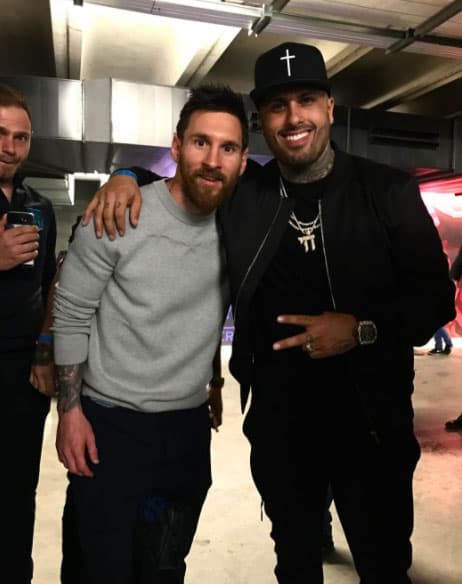 Pero Nicky adora compartir fotos con sus amigos famosos, como el día que conoció a Messi.