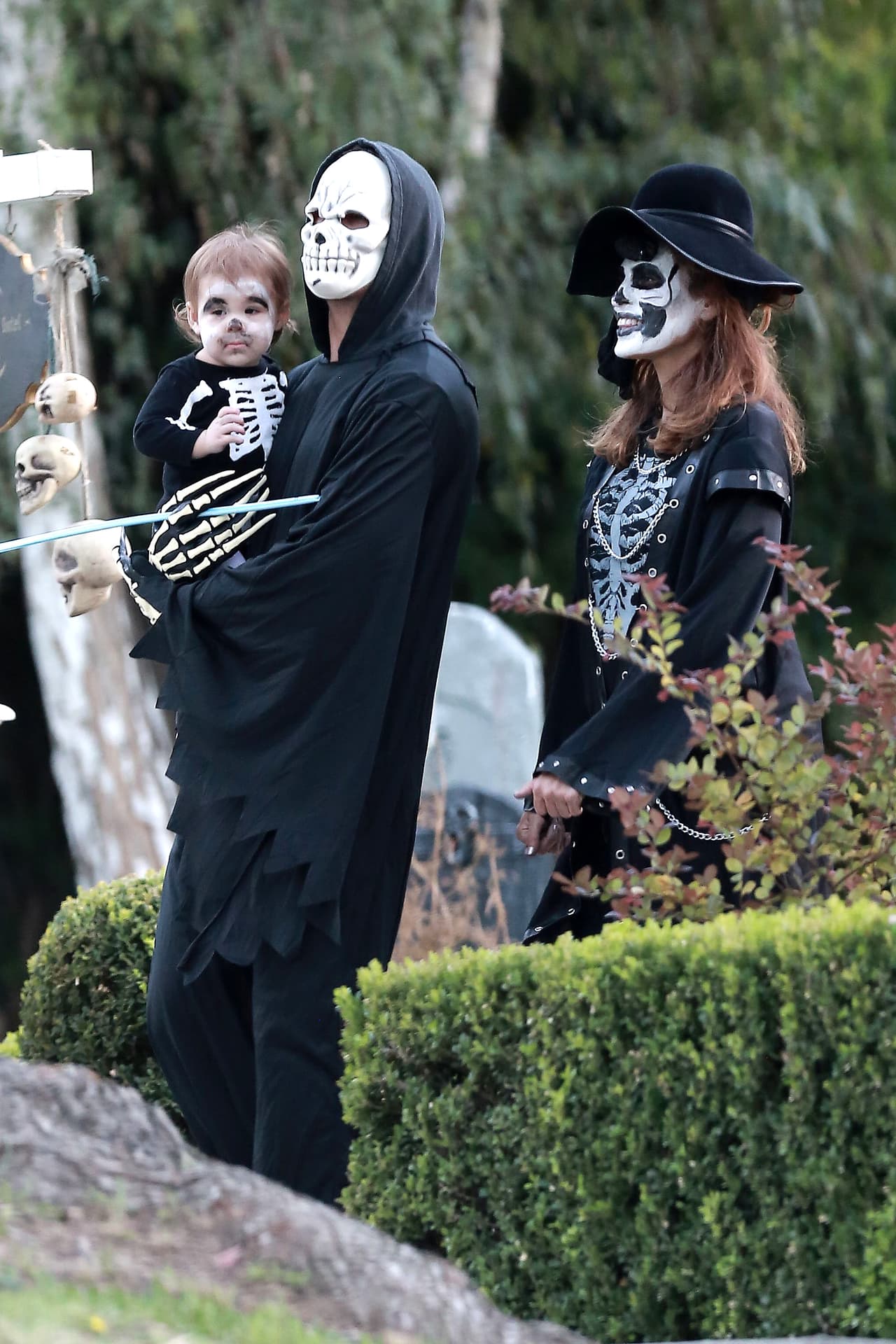 Los famosos pidieron su 'trick or treat' en su barrio