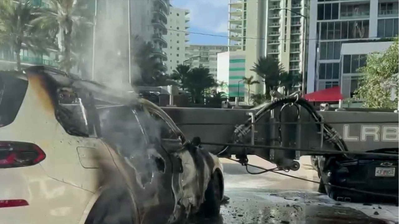 ¿Por qué se desplomó la maquinaria de construcción en Brickell que dejó cuatro heridos? Esto se sabe
