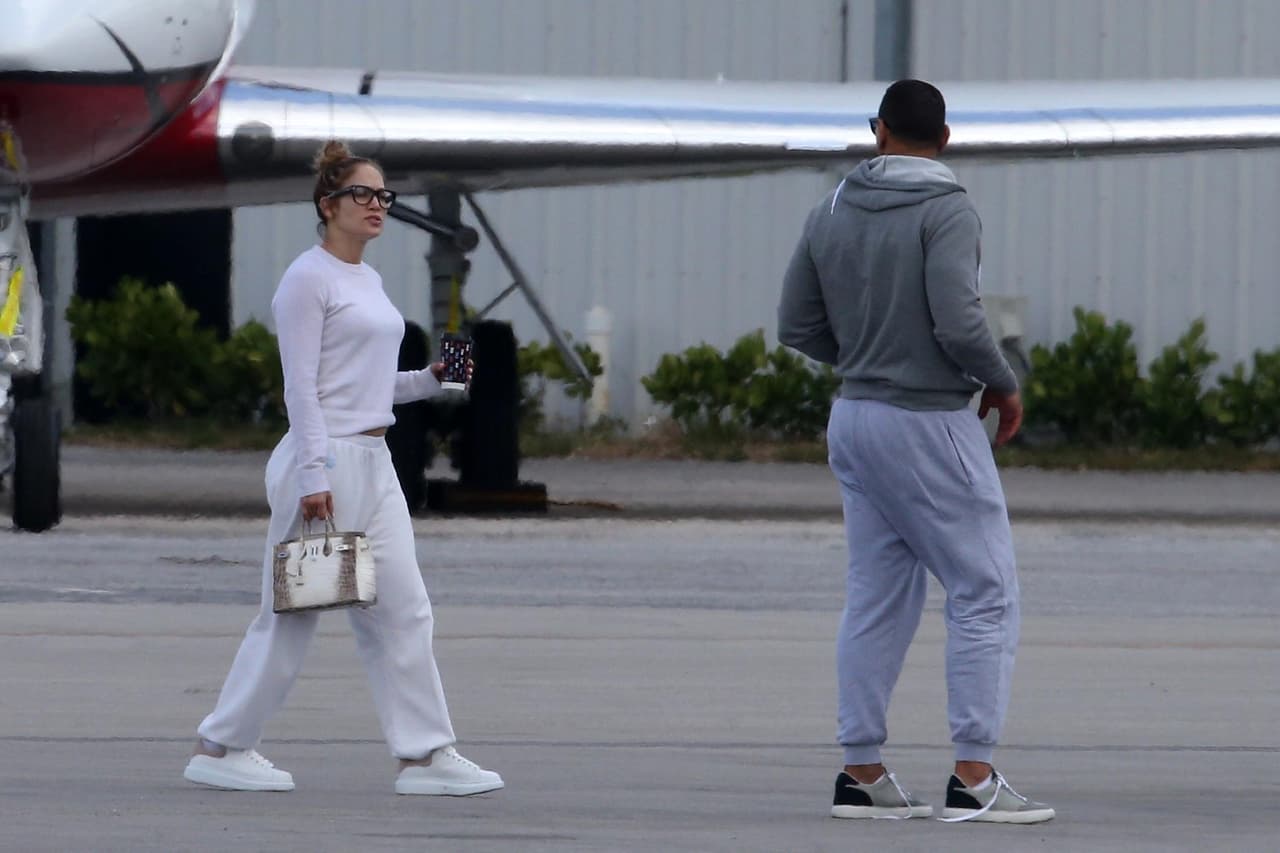 No sabemos qué él le preguntó o le dijo, pero el rostro de la 'Diva del Bronx' cambió.