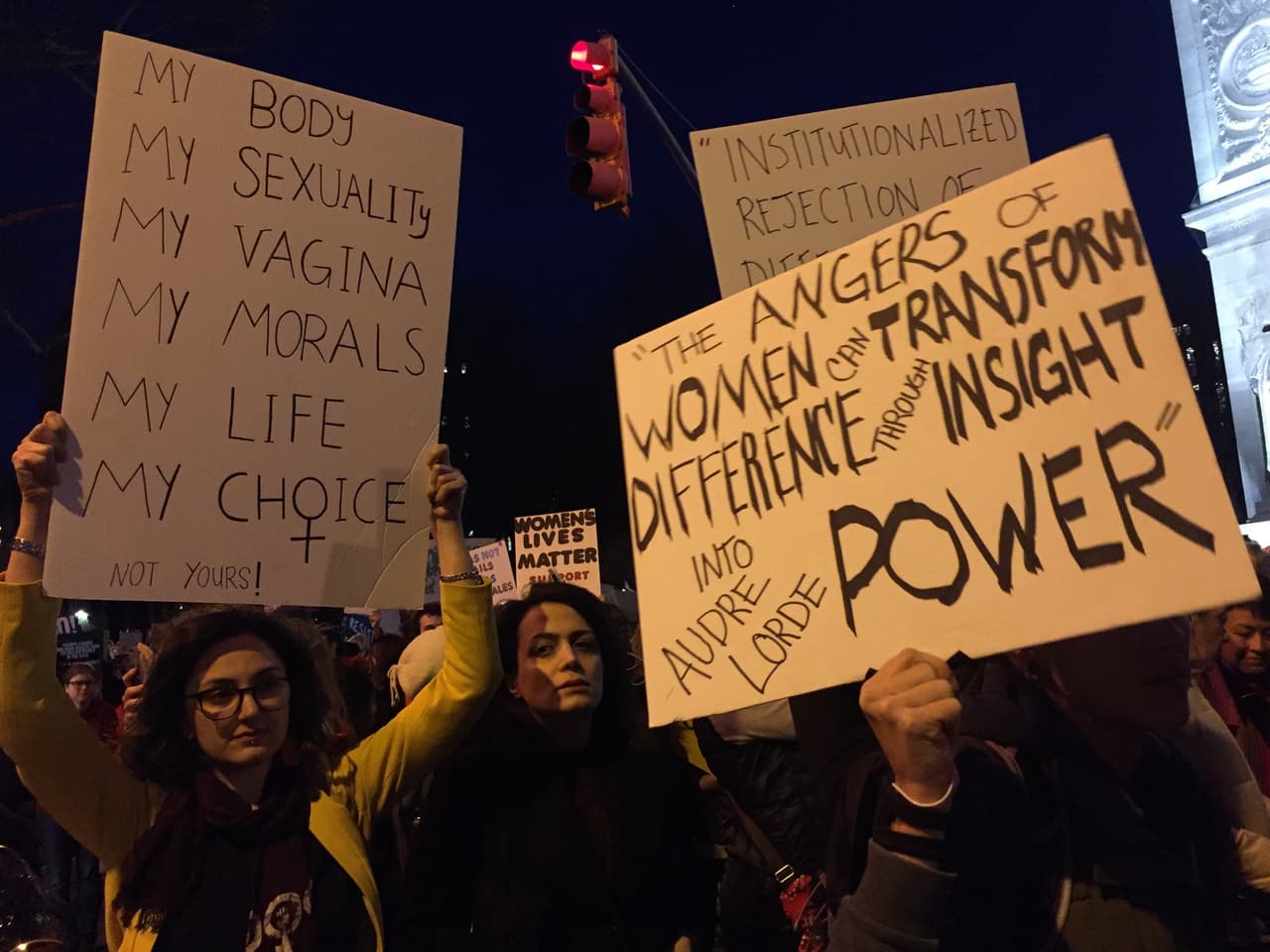 Mi cuerpo, mis decisiones: es una de las consignas que se han repetido con fuerza en manifestaciones por los derechos de la mujer.