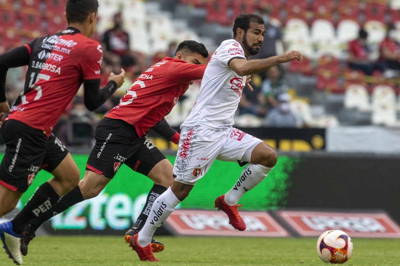 Xolos se animó a apretar hasta el minuto 80 y tuvieron la primera del peligro al 83.