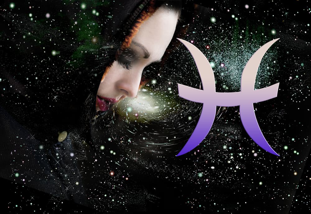 <b>La Luna en Piscis</b>
<br>Piscis es un signo de agua y se comunica con su entorno principalmente por medio de los sentimientos. El elemento agua representa el mundo de las emociones insondables, desde pasiones compulsivas y temores irracionales hasta sentimientos de compasión y amor universales.