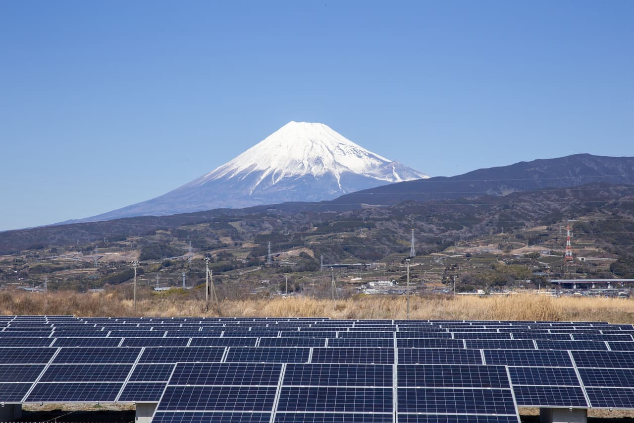 <b>Puesto 3. Japón</b>
<br>
<br>Total de la producción mundial: 9.4%.
<br>
<br>Capacidad instalada: 67,000 megavatios.
<br>
<br>Vatios por habitante: 498.
