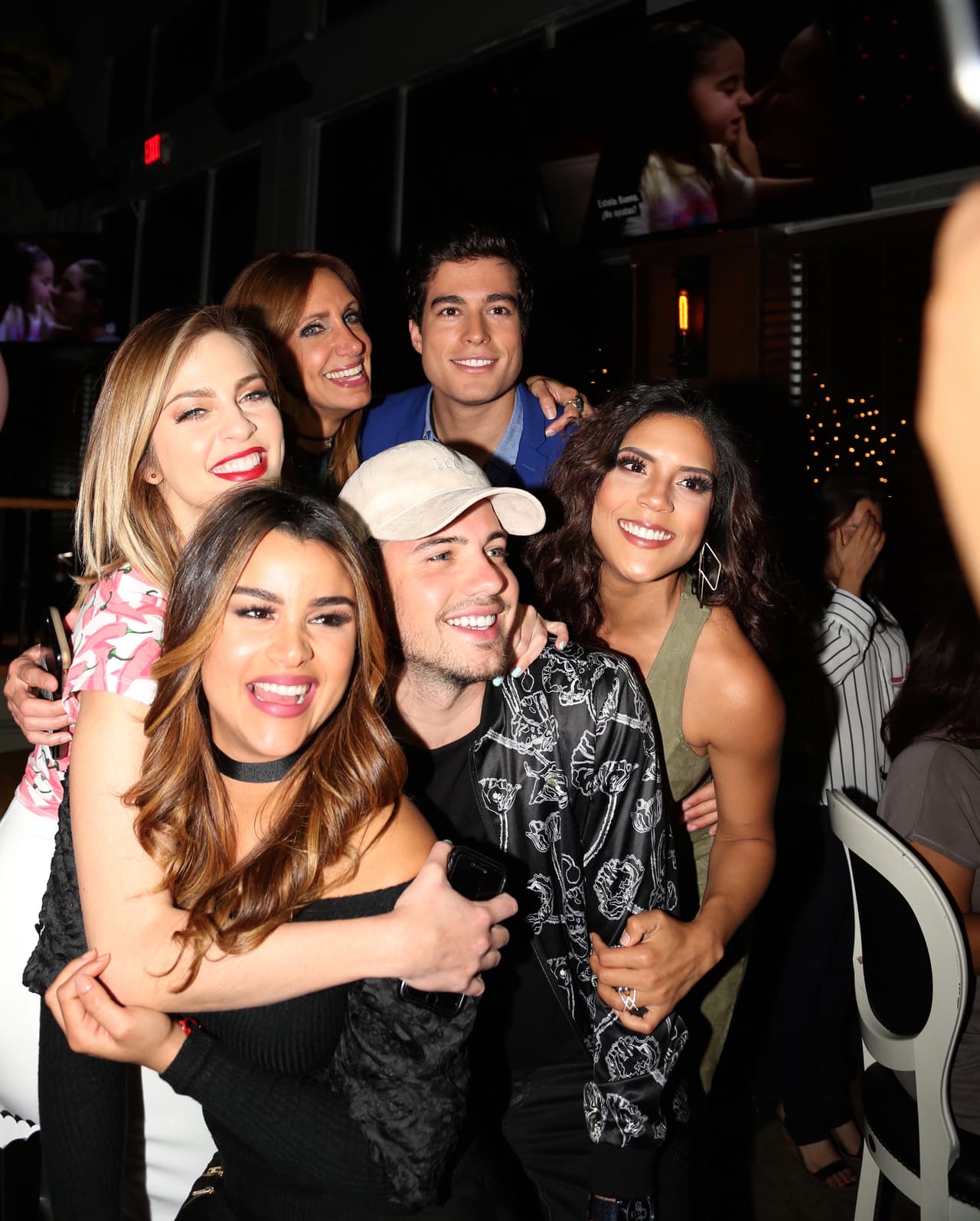 <b><a href="http://www.univision.com/temas/william-valdes">William Valdés</a></b> no podía faltar para apoyar a su amigo en esta telenovela.