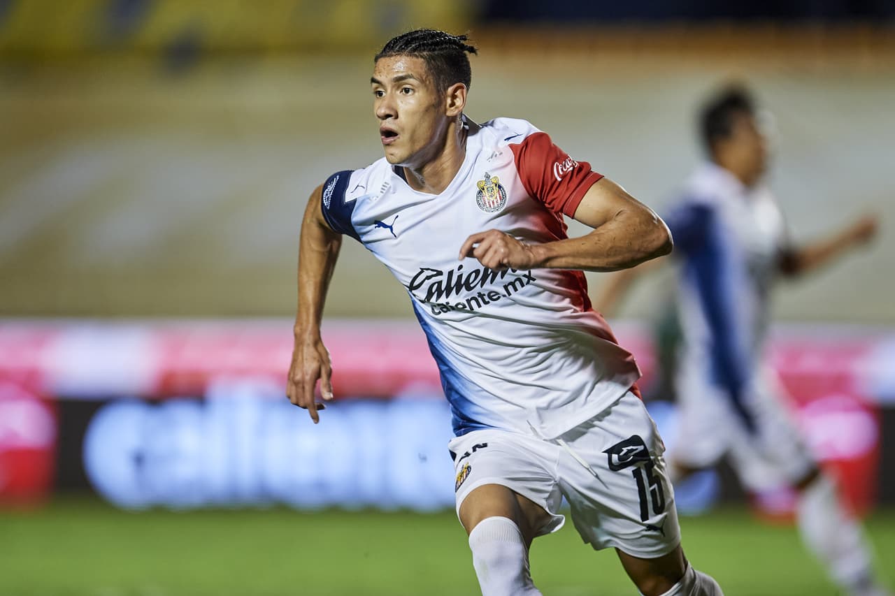 Uriel Antuna rompió el cero en el marcador a los 21’ de juego.