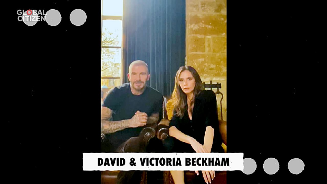 David y Victoria Beckham invitaron a todos a pensar en cómo ayudamos a los profesionales de la salud al permanecer en casa y evitar ser contagiados.