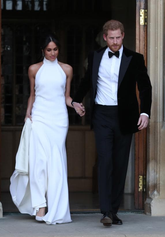 El vestido halter que usó Meghan Markle para la fiesta de su boda, luego de la ceremonia religiosa, despertó gran curiosidad entre la gente y los expertos de moda, por lo que sin duda el modelo será copiado por muchas futuras novias.