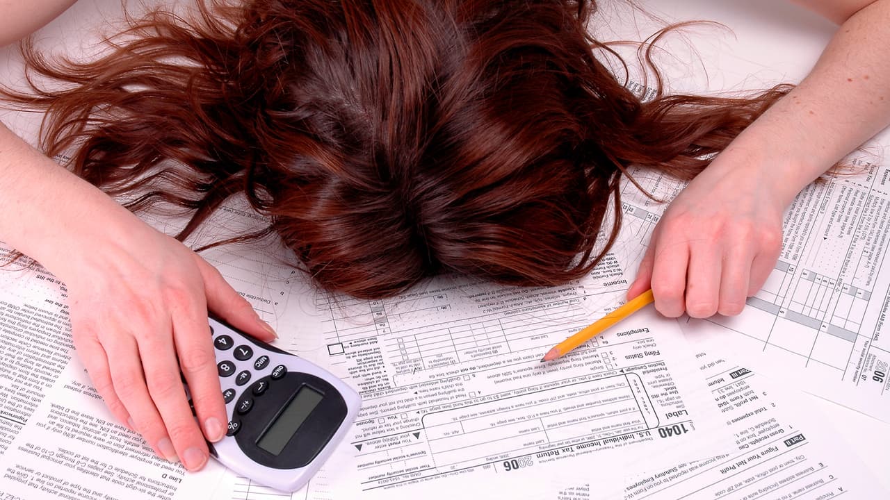 De acuerdo con el IRS, un reembolso puede ser enviado 
<b>hasta 21 días después</b> de presentada una declaración electrónicamente, o de cuatro semanas o más para declaraciones enmendadas y declaraciones enviadas por correo.