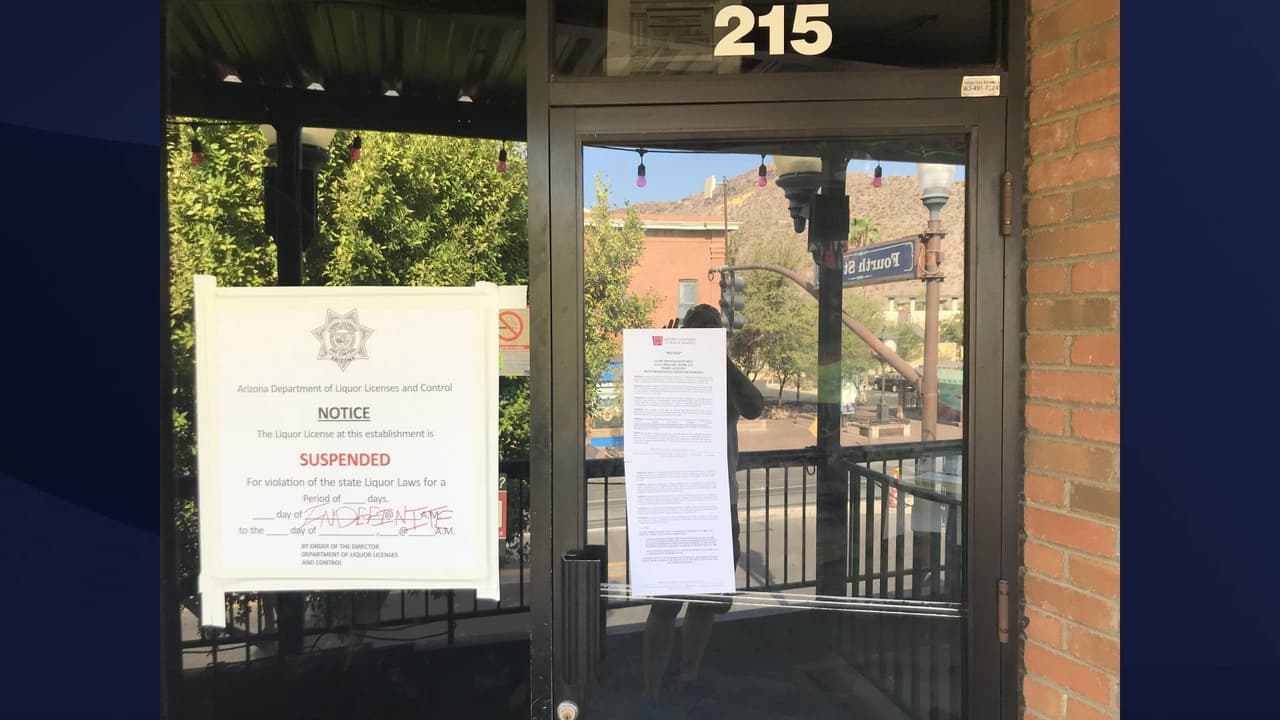 Cierran el bar 'Glow Shots & Cocktails' en Tempe por violar reglas de reapertura