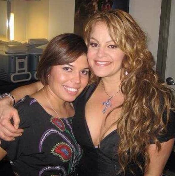 En donde estuviera 'La Diva de la Banda', Julie estaba para ayudarla en todo lo que necesitara y fue así como nació su amistad.