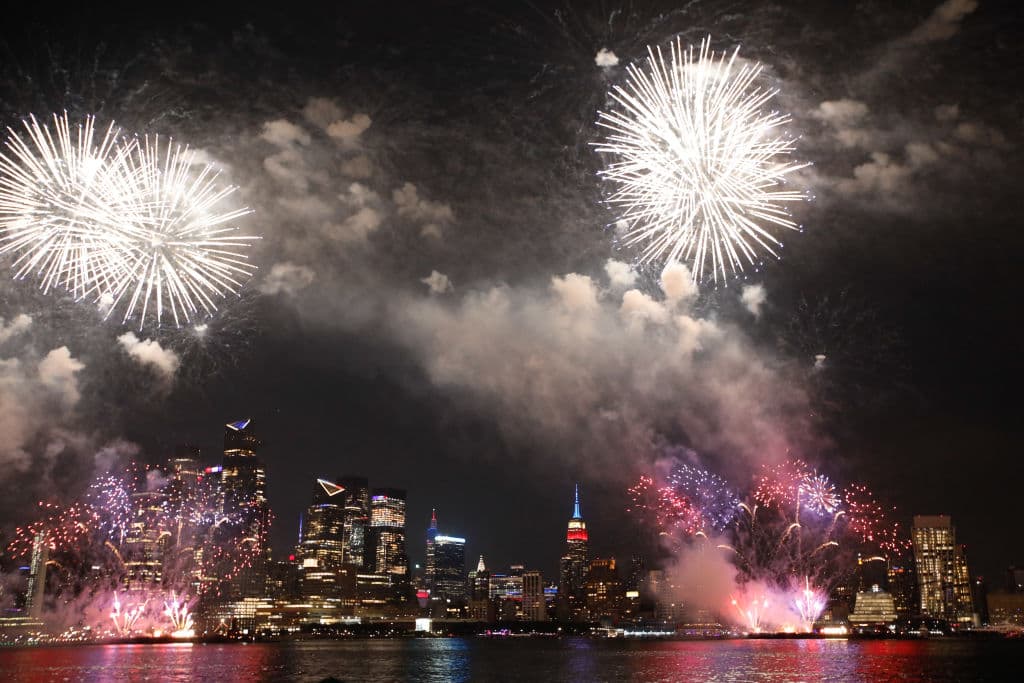 Algunos de los cohetes utilizados alcanzaron alturas cercanas a los 1,000 pies.
<br>