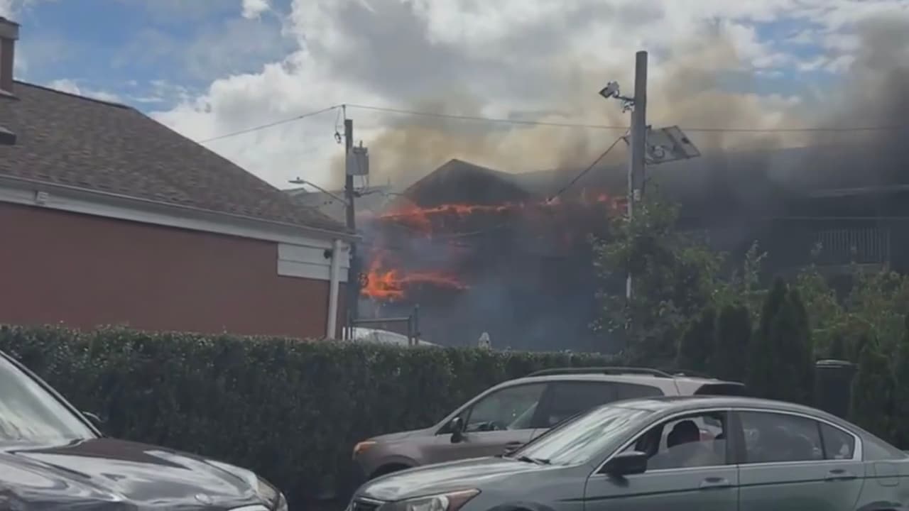 Al menos 18 familias desplazadas por incendio que destruyó una vivienda en East Newark