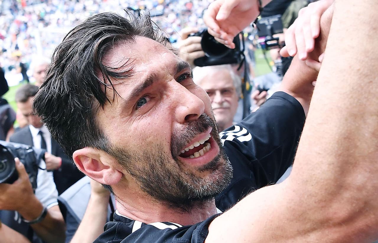 La emoción de Buffon resultó inevitable hasta las lágrimas.
