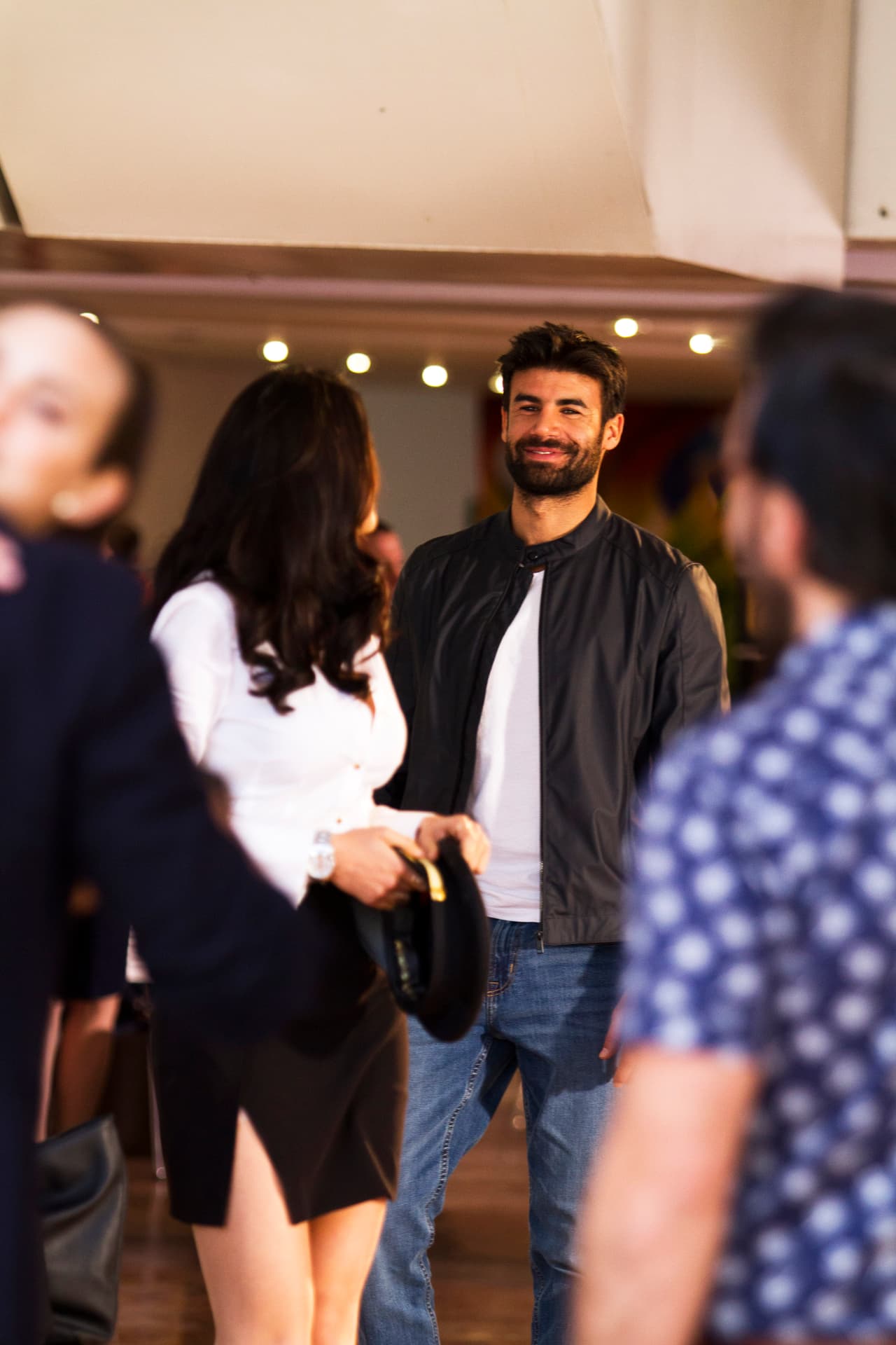 Sin embargo, su nueva vida arrastraba el pasado.