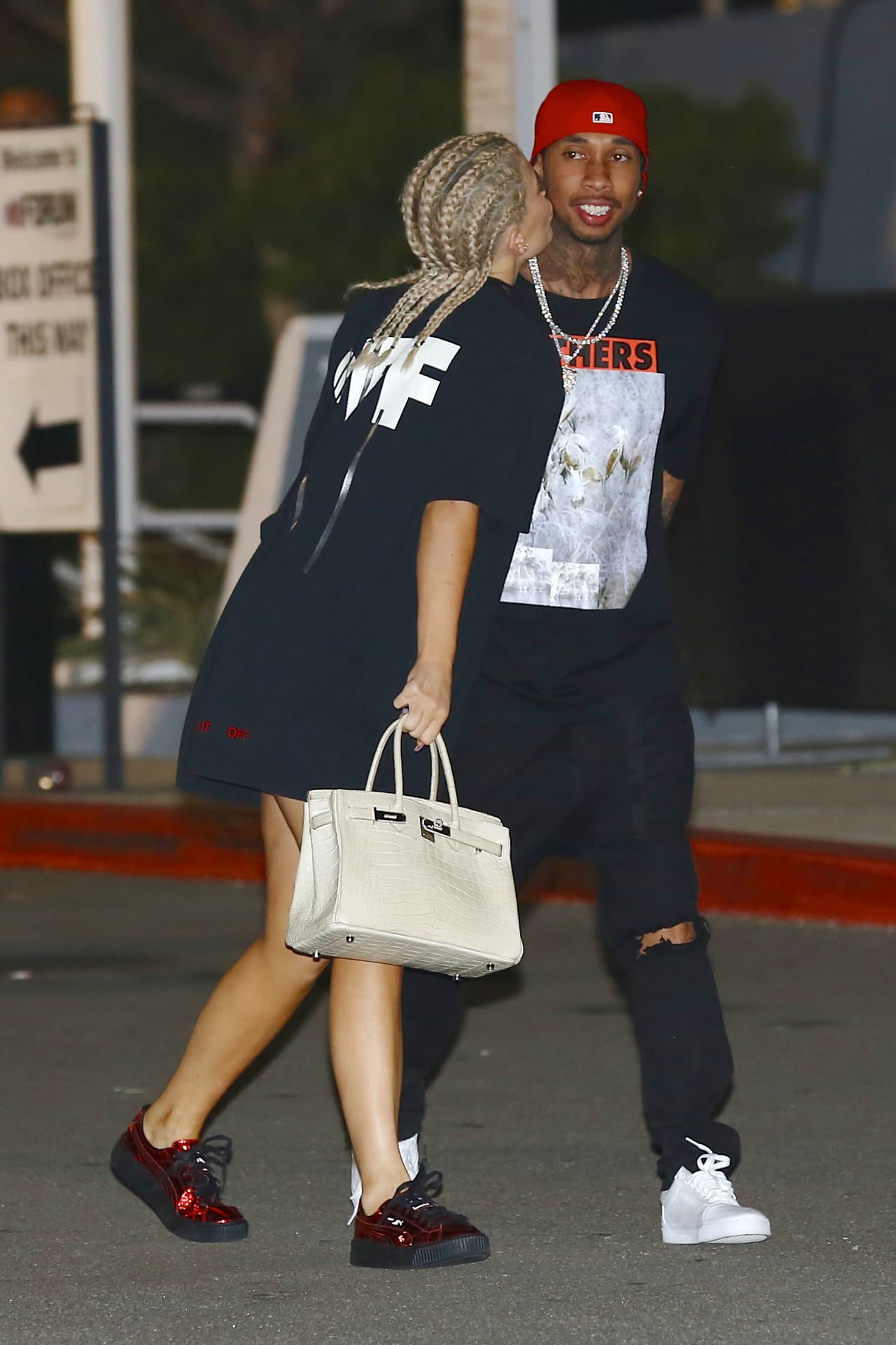 Y en cualquier oportunidad lo llena de besitos.