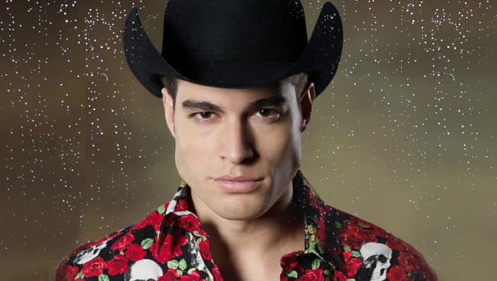 Danilo Carrera es Danilo Cabrera en 'La doble vida de Estela Carrillo'