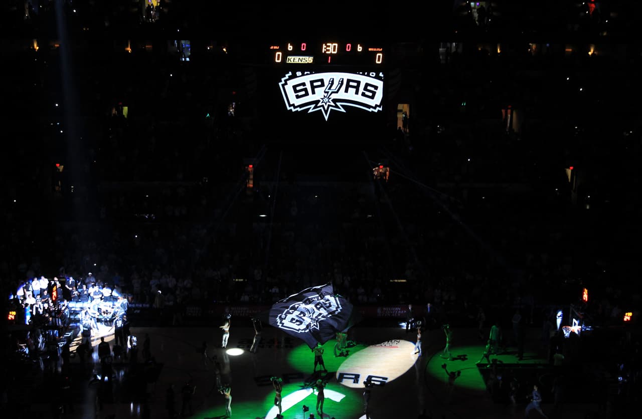 Aunque antes se llamó de otras maneras e incluso no estaba en la NBA, desde 1976 son franquicia y actualmente juegan en el AT&T Center.