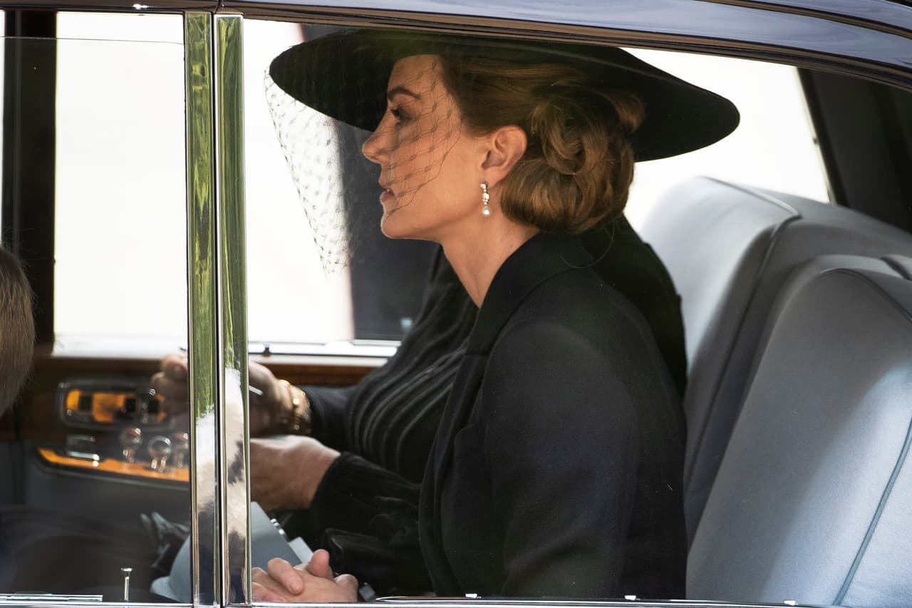 Su cuñada, Kate Middleton, sí llevó uno con ese accesorio.
<br>