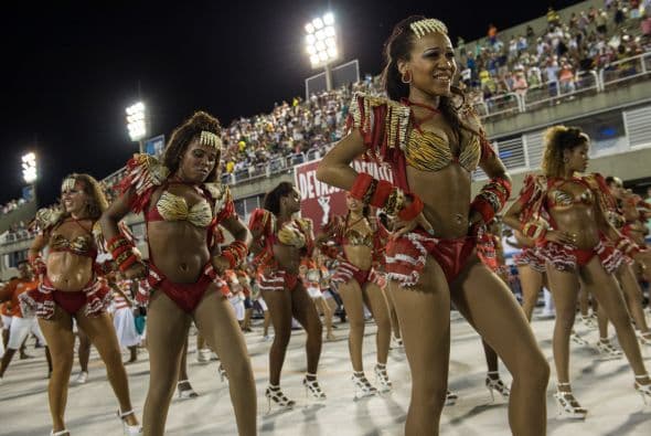 En los últimos años, algunos "blocos" han crecido tanto que hasta muchos, como la propia "Banda de Ipanema", obtienen patrocinio de empresas privadas y le dan más publicidad y brillo a sus desfiles.