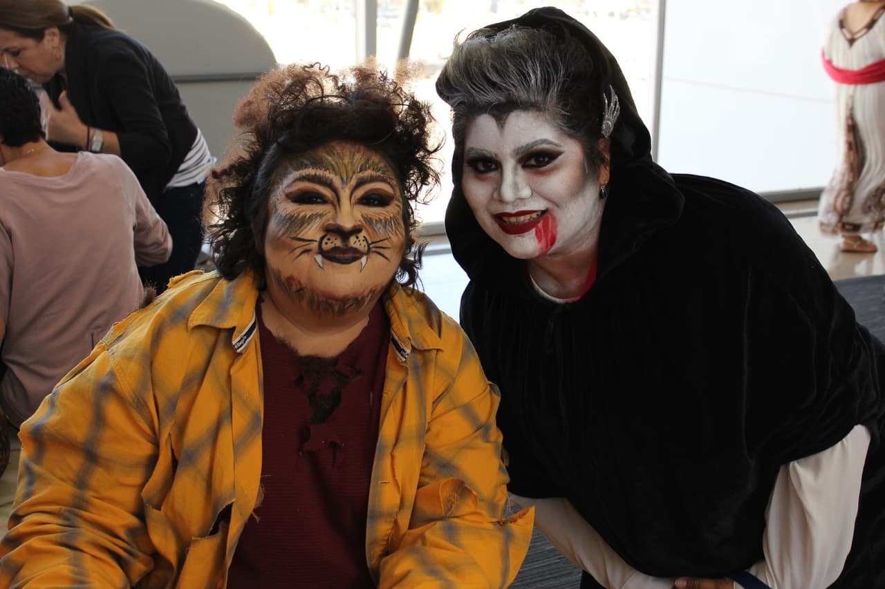 El equipo de Univision Los Angeles festejó Halloween a lo máximo y la gran fiesta contó con la presencia de personajes de la talla de Pitbull, Paquita la del Barrio, Donald Trump y hasta El Chapo.