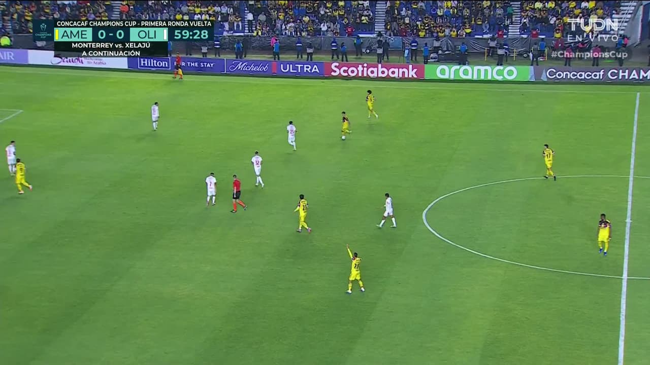 ¡TIRO ATAJADO! disparo por Érick Sánchez.