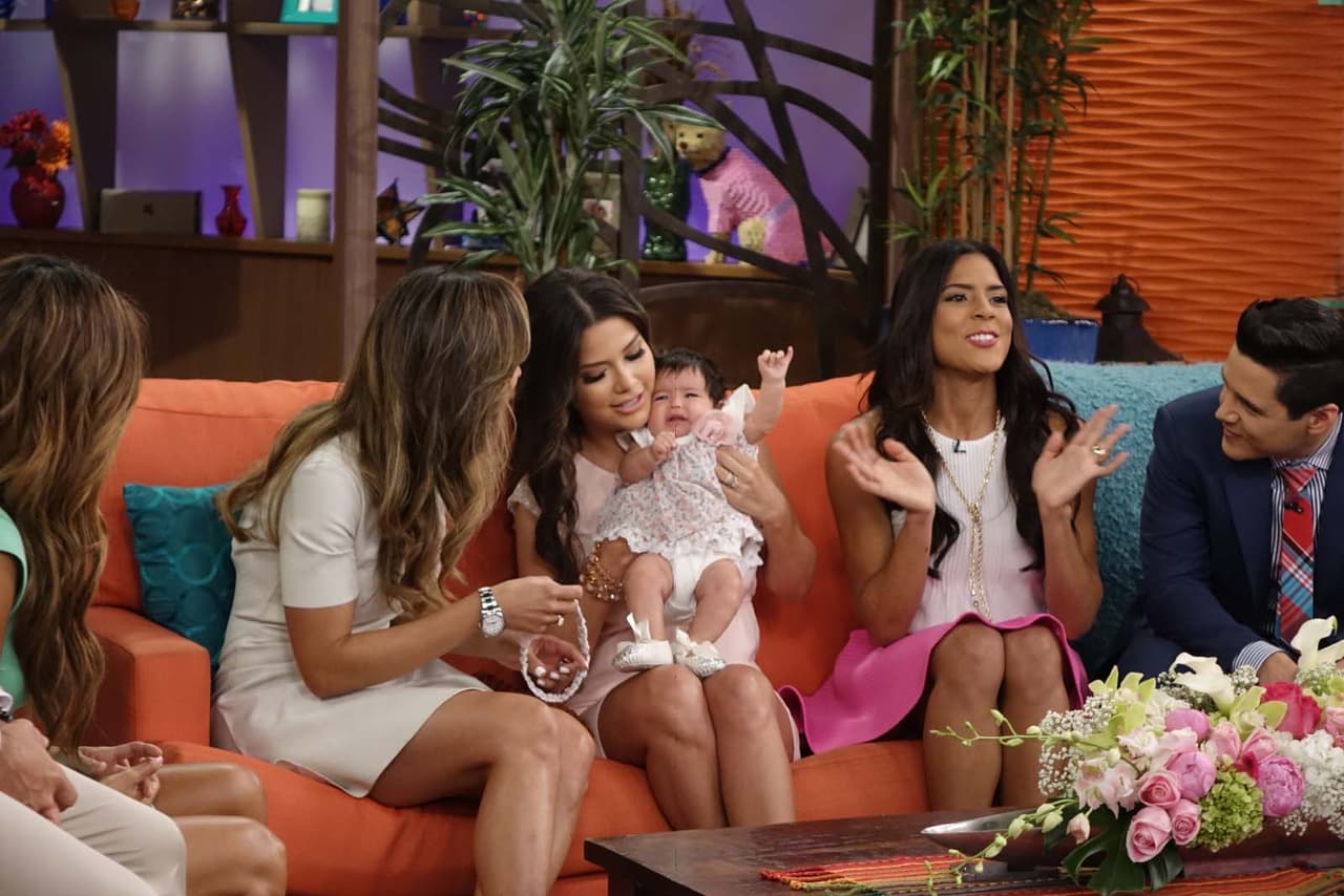 Aunque tuvo que madrugar, Giulietta estaba por primera vez en el trabajo de mami.