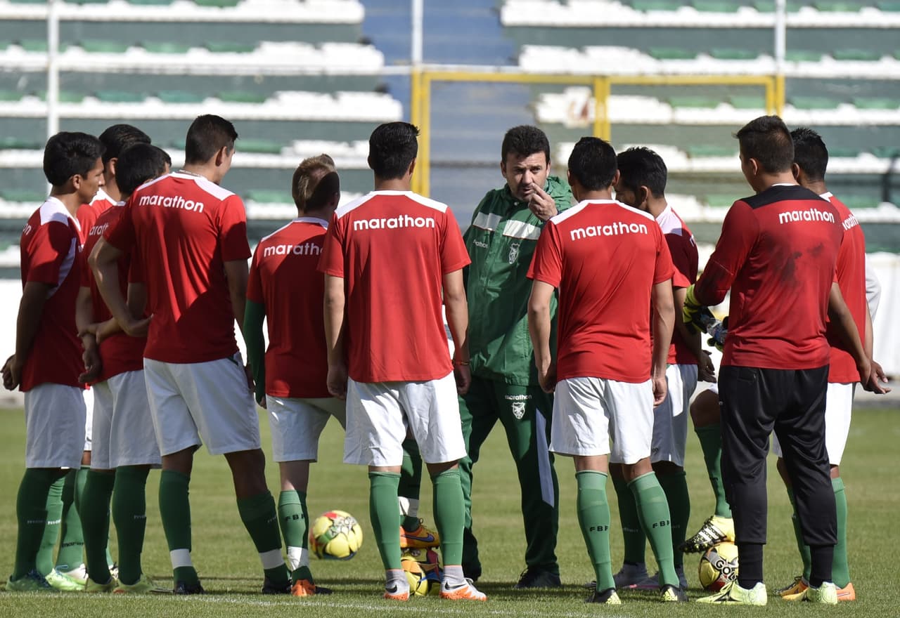 Bolivia con bajas recibe a Uruguay en la altura de La Paz