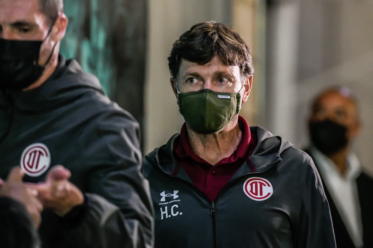 Hernan Cristante tuvo que ver el juego desde la tribuna por haber sido expulsado en la jornada anterior.