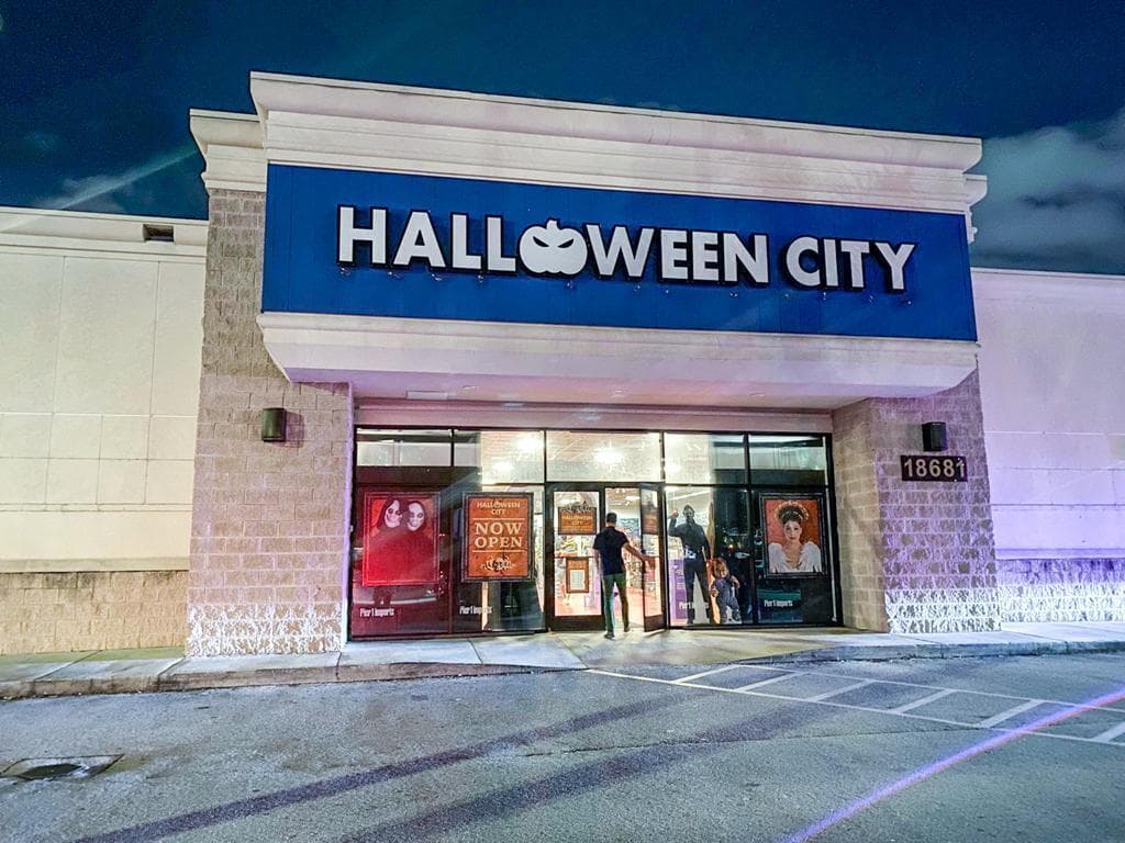 “Ya había buscado en cuatro tiendas diferentes la decoración para adornar mi oficina como el clan de Harry Potter, pero no fue sino hasta mi quinto intento que los encontré”, comentó Anny Guilarte.