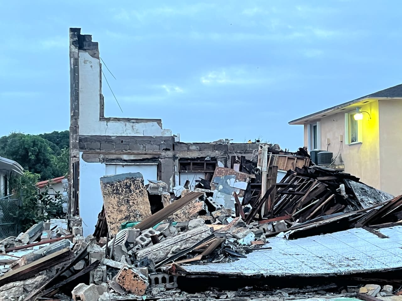 Las autoridades dijeron que afortunadamente no se presentaron heridos en la casa que colapsó en la Pequeña Habana.