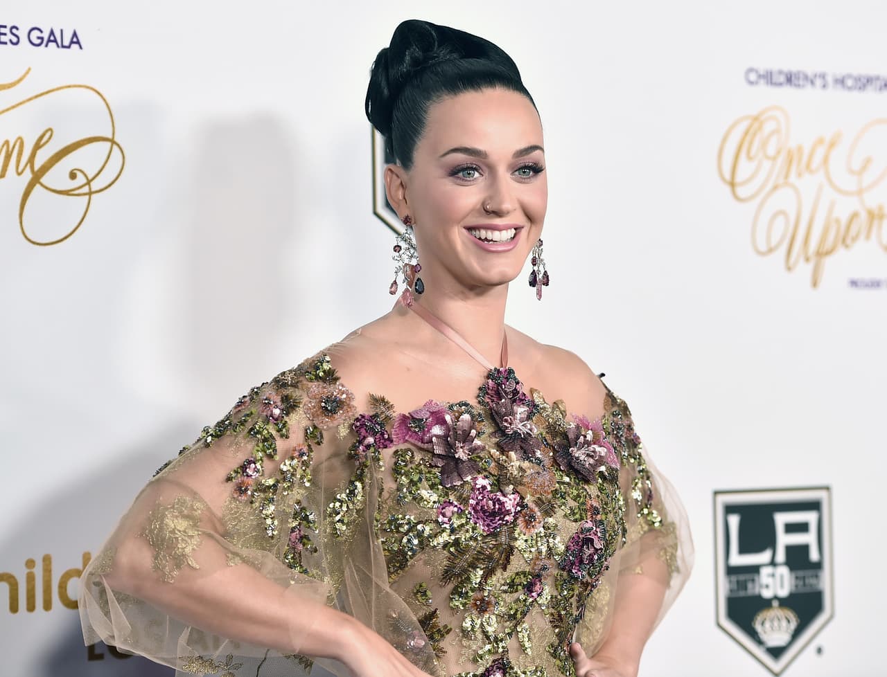 Además, con campañas con marcas como H&M y CoverGirl, Katy tiene muchos motivos para sonreír con más de
<b>41 millones de dólares</b> este año.