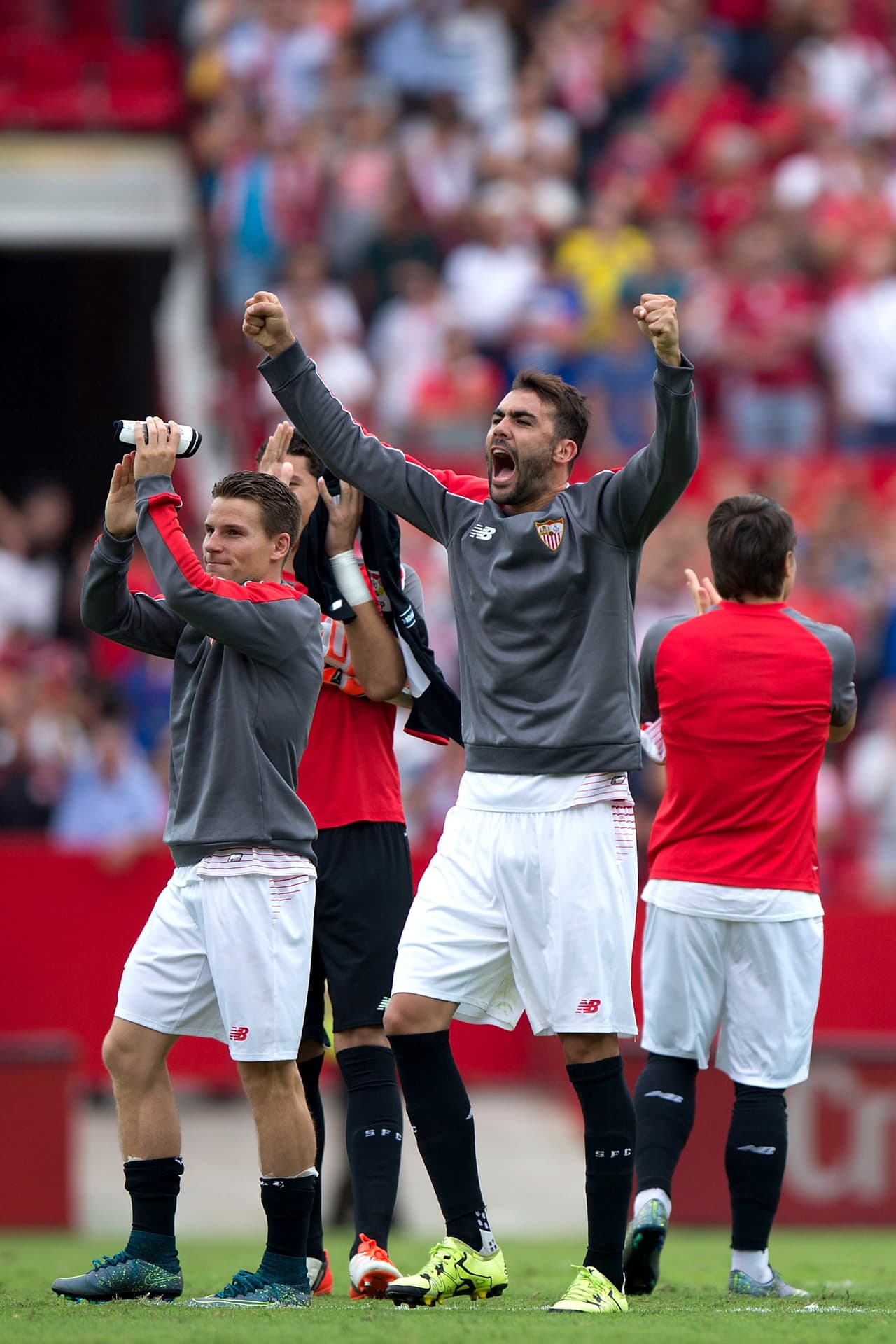 Sevilla sigue su ascenso en la Liga con triunfo sobre el Sporting